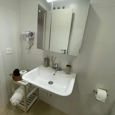 New Aires De Guadaiza * 马尔韦利亚